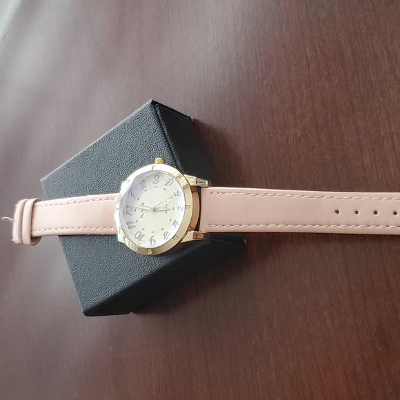 NEW WATCH. Quartiz  ELEGANT - Picture 3 of 4